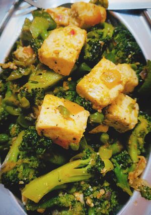 A picture of Hara bhara Paneer 🥦🧅🥗 #cook123.