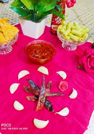A picture of Schezwan Chutney.