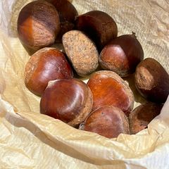 A picture of Roast Chestnuts.