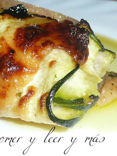 Una foto de Lomo al horno envuelto en calabacín