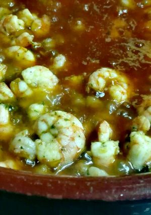 Una foto de Langostinos y gambas al ajillo