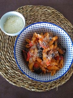 Una foto de Macarrones alla Norma (con berenjenas)