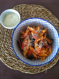 Una foto de Macarrones alla Norma (con berenjenas)