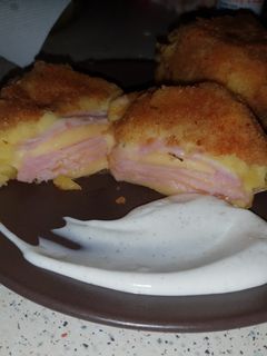 Sonkás-sajtos kocka recept fotója