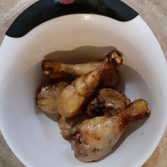 A picture of Lemon garlic Airfried chicken legs.