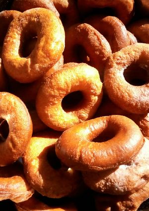 A picture of Cardamon Doughnuts.