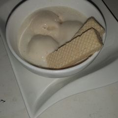 A picture of Vanilla Ice cream.