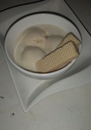 A picture of Vanilla Ice cream.