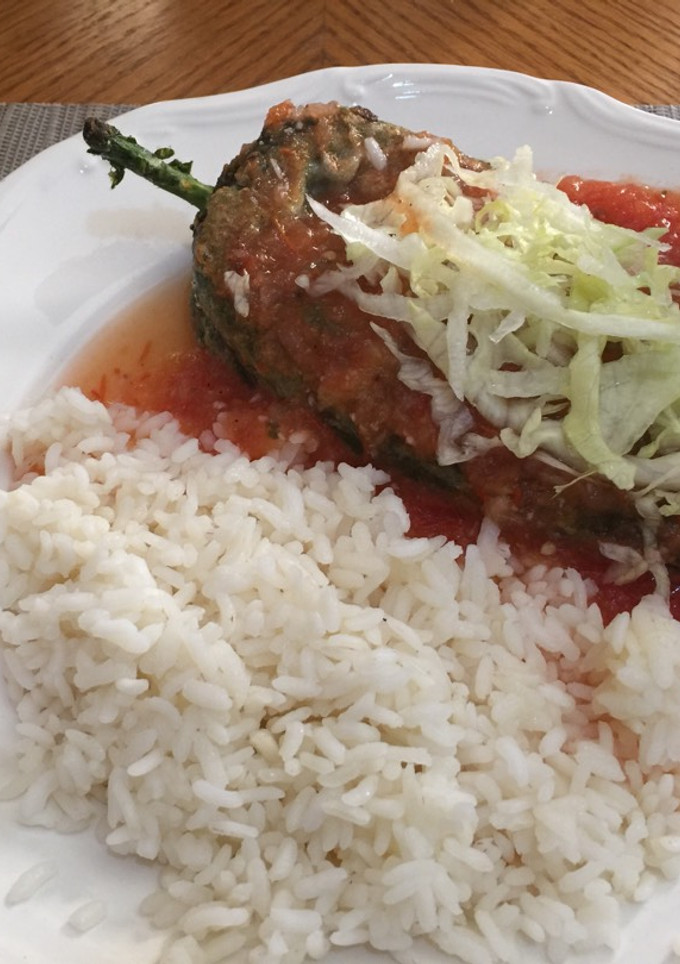 Una foto de Chiles rellenos de queso Sonorense
