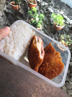Foto resep Chicken Cordon Blue with Brown Sauce