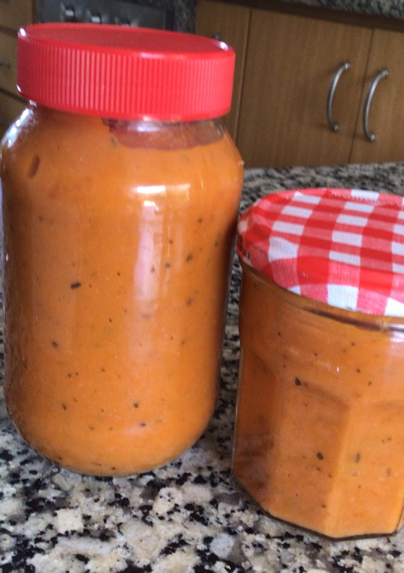 Una foto de Salsa de tomate en conserva