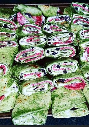 A picture of Salami Wraps.
