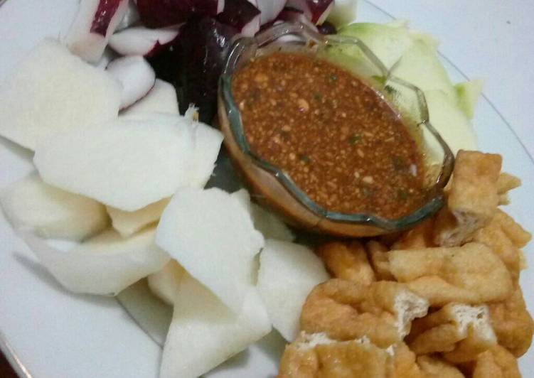 Rujak manis jambu darsono