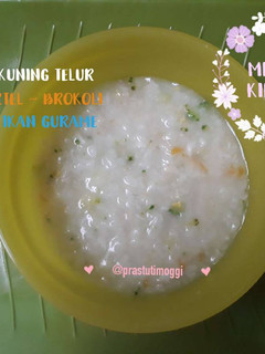 Foto resep MPASI 7month 💕 (Nasi,kuning telur,wortel,brokoli,ikan gurame)