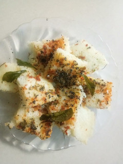 રવા ઢોકળા(Rava Dhokla Recipe In Gujarati) રેસીપી મુખ્ય ફોટો