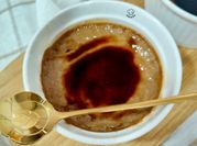 Una foto de postres con leche de coco