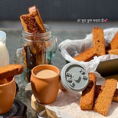 A picture of Caramel Cardamom cake rusk (wheat flour).