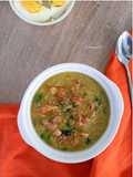 Bubur oat meal dan sayuran bumbu soto untuk MPASI 12bln+