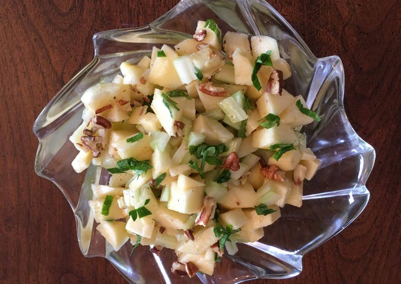 Ensalada de manzana con apio y queso