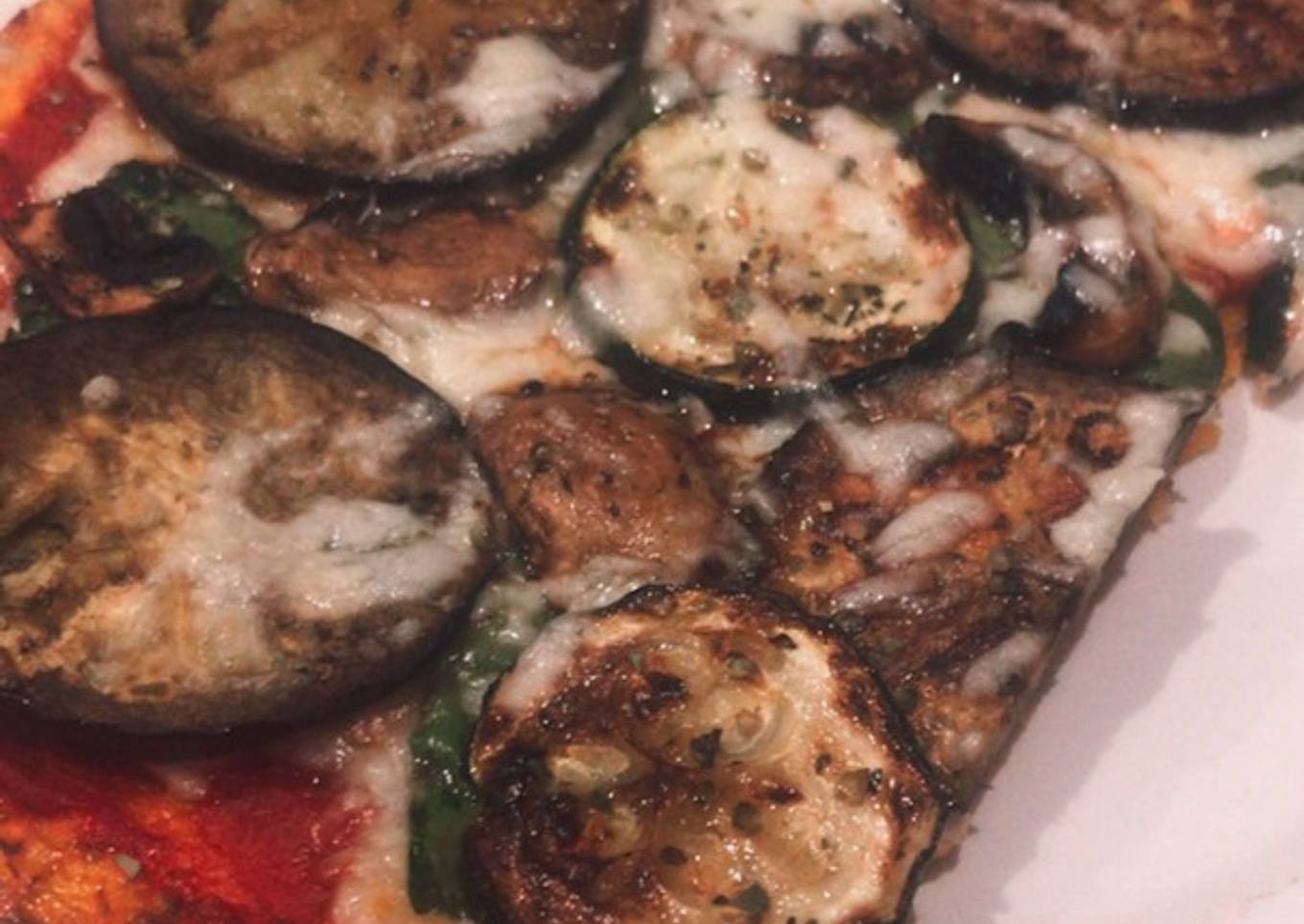 Pizza vegetal con base de zanahoria