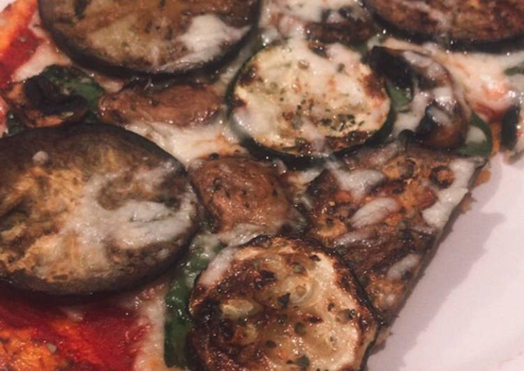 Pizza vegetal con base de zanahoria