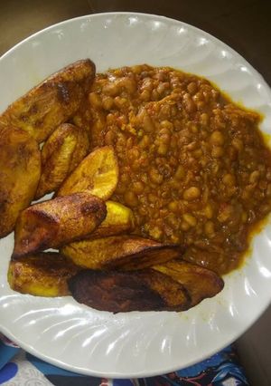 A picture of Beans and plantain.