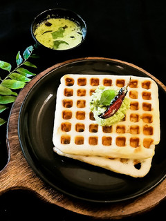 ઈડલી વોફલ (Idli Waffel Recipe In Gujarati) રેસીપી મુખ્ય ફોટો