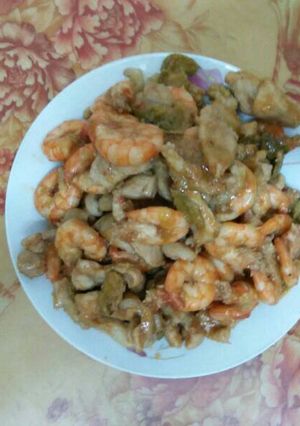 Hình của món Thăn, tôm sốt sấu.