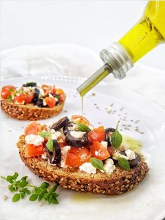 Una foto de Tosta griega