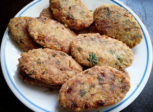 Фото Постные котлеты с рисом и рыбной консервой.