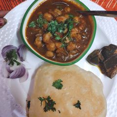 A picture of Chole Bhature.