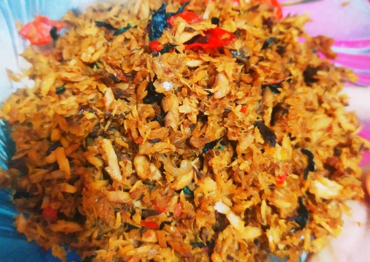 Cara memasak Tongkol suwir kemangi pedas manis yang Enak