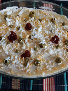 Una foto de Ensaladilla rusa con filetillos rusos