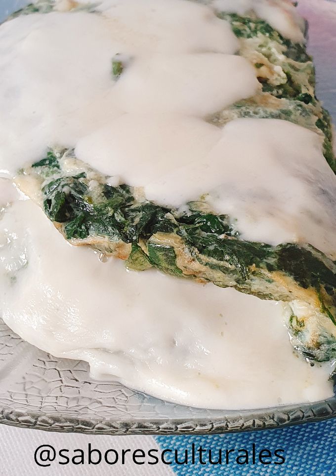 Una foto de Tortilla de espinacas al estilo omelette🥬🍽🤭