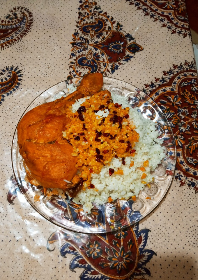 عکسی از دستور زرشک پلو با مرغ زعفرانی 😋