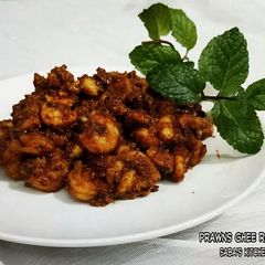 A picture of Prawns Ghee Roast.