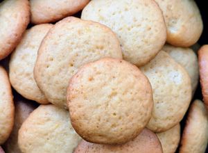 Una foto de Galletitas de miel y naranja 🍯 🍊Galletas de miel con toque cítrico de naranja 🍊receta muy rendidora