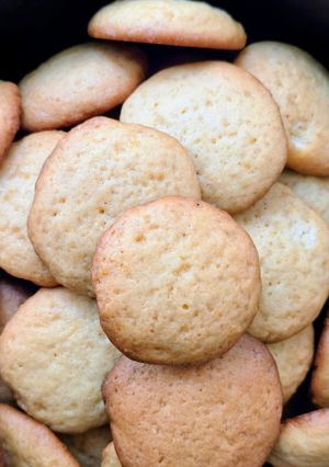 Una foto de Galletitas de miel y naranja 🍯 🍊Galletas de miel con toque cítrico de naranja 🍊receta muy rendidora