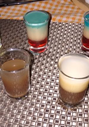 Una foto de Shots