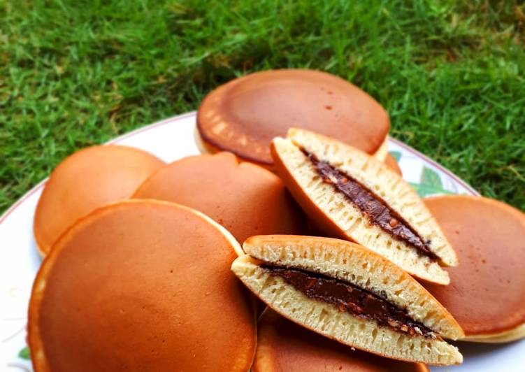 Dorayaki (Japanese Pancake)