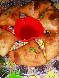 சமோசா (samosa recipe in tamil) செய்முறை முக்கிய புகைப்படம்