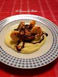 Zampone (O Cotechino) con Gamberi su Purea di Patate