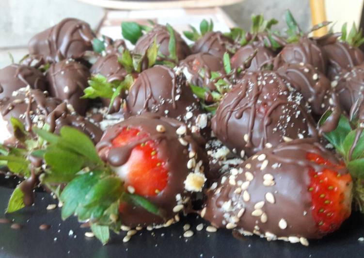 Chocolate Dipped Strawberries