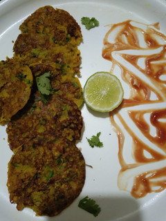 A picture of Sattu methi pancake.