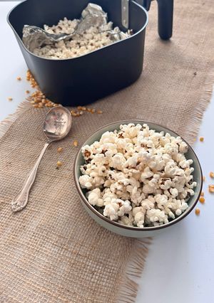 Une photo de Pop corn sans matière grasse à l’air fryer