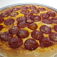 A picture of Pepperoni pizza.