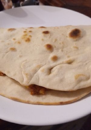 Csicseriborsós csilis bab, házi tortillával recept fotója