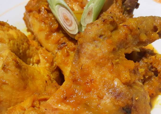 Langkah Mudah untuk Membuat Ayam Ungkep KulNas (Kulit Nanas) 🍍😉👩🏻‍🍳, Menggugah Selera