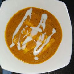 A picture of Paneer makhni.
