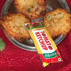 A picture of Suji Poha or aloo ki Tikki.